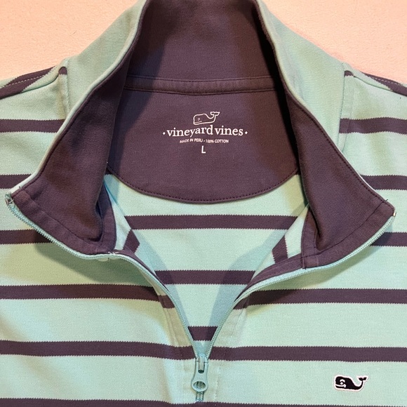Vineyard Vines 1/4 Zip - Picture 2 of 2